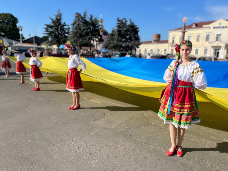 З нагоди Дня Державного Прапора України, на головній площі Подільська, відбулась урочиста церемонія підняття синьо-жовтого символу держави.